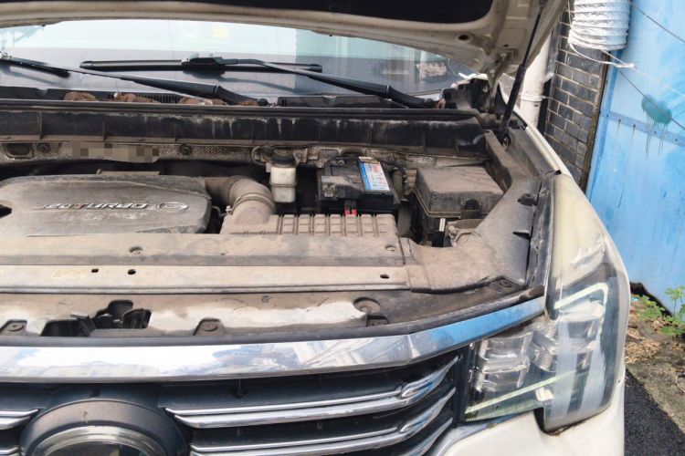 Used GAC Trumpchi GS8 2017 320T Two-Wheel Drive Luxury Smart Connectivity Version (7 Seats) Engine Bay Left