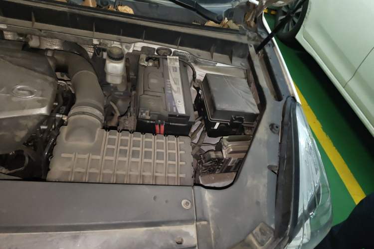 Used GAC Trumpchi GS8 2017 320T Two-Wheel Drive Luxury Smart Connectivity Version (7 Seats) Engine Bay Left