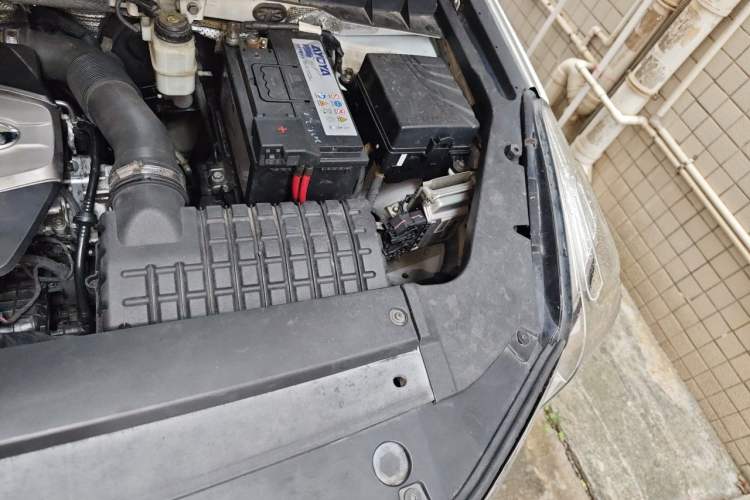 Used GAC Trumpchi GS8 2017 320T Two-Wheel Drive Luxury Smart Connectivity Version (7 Seats) Engine Bay Left