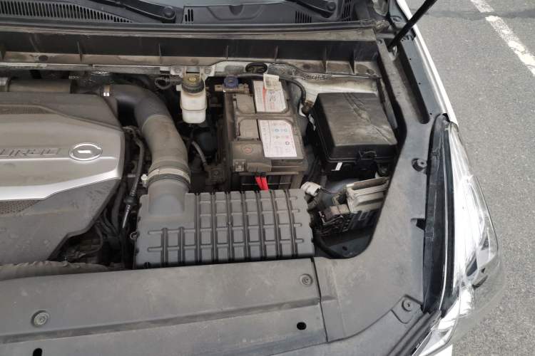 Used GAC Trumpchi GS8 2017 320T Two-Wheel Drive Luxury Smart Connectivity Version (7 Seats) Engine Bay Left