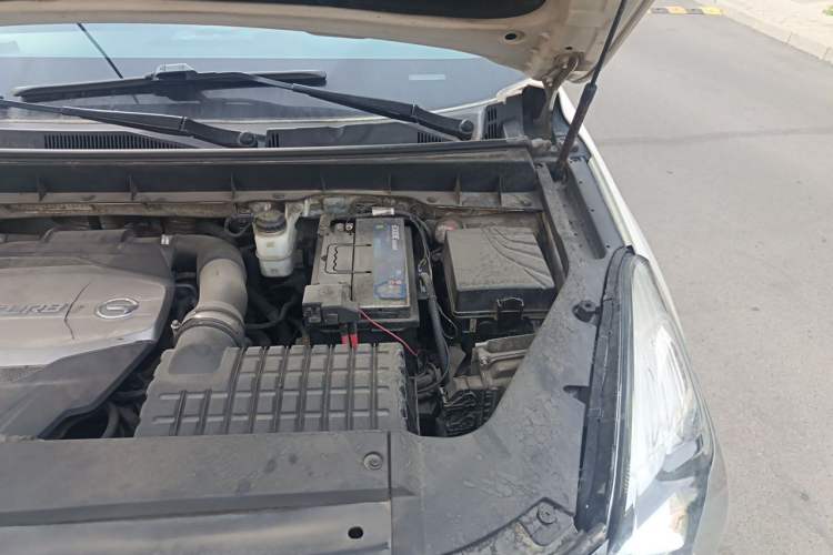 Used GAC Trumpchi GS8 2017 320T Two-Wheel Drive Luxury Smart Connectivity Version (7 Seats) Engine Bay Left