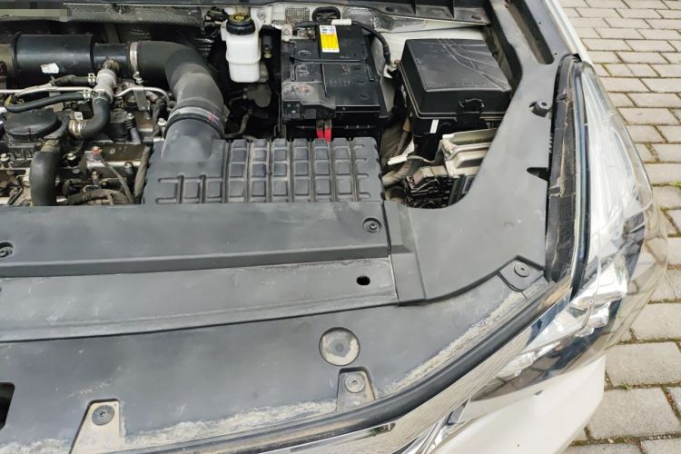 Used GAC Trumpchi GS8 2017 320T Two-Wheel Drive Luxury Smart Connectivity Version (7 Seats) Engine Bay Left