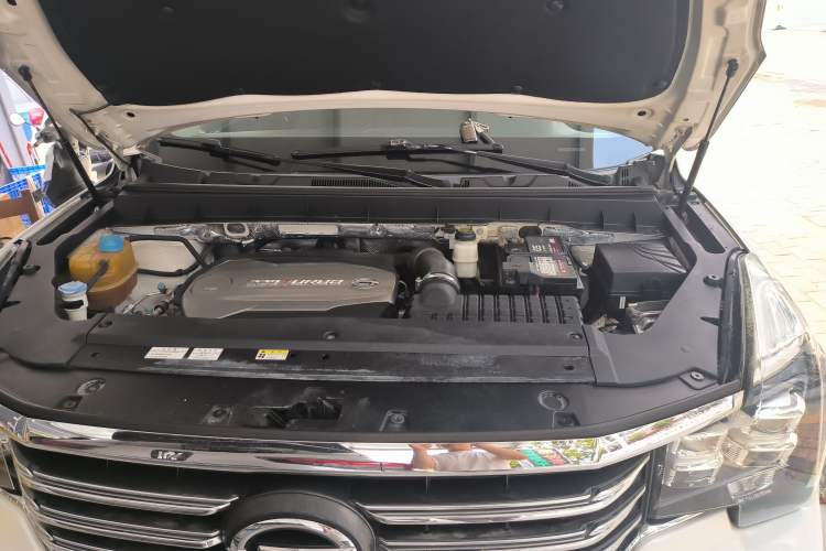 Used GAC Trumpchi GS8 2017 320T Two-Wheel Drive Luxury Smart Connectivity Version (7 Seats) Engine Bay