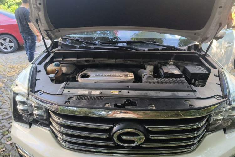 Used GAC Trumpchi GS8 2017 320T Two-Wheel Drive Luxury Smart Connectivity Version (7 Seats) Engine Bay