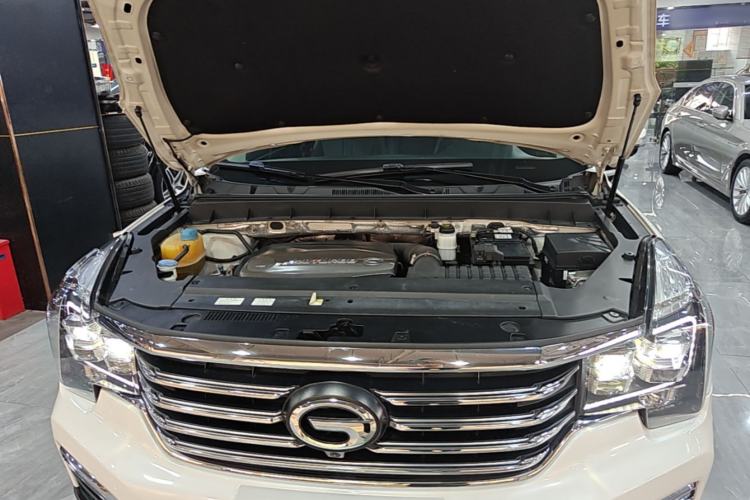 Used GAC Trumpchi GS8 2017 320T Two-Wheel Drive Luxury Smart Connectivity Version (7 Seats) Engine Bay