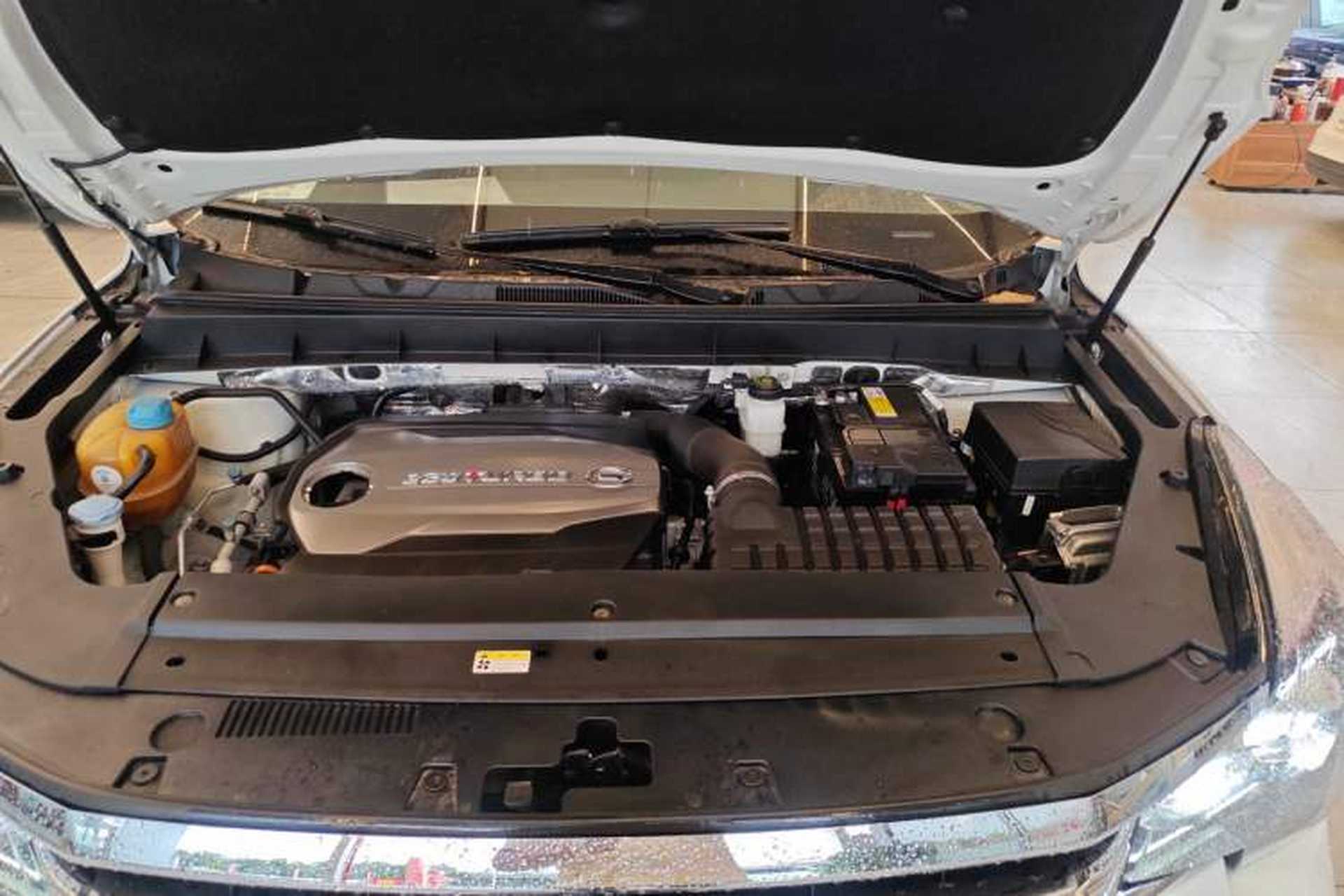 Used GAC Trumpchi GS8 2017 320T Two-Wheel Drive Luxury Smart Connectivity Version (7 Seats) Engine Bay