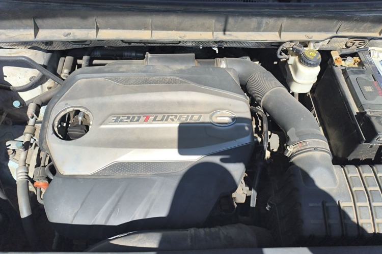 Used GAC Trumpchi GS8 2017 320T Two-Wheel Drive Luxury Smart Connectivity Version (7 Seats) Engine Bay