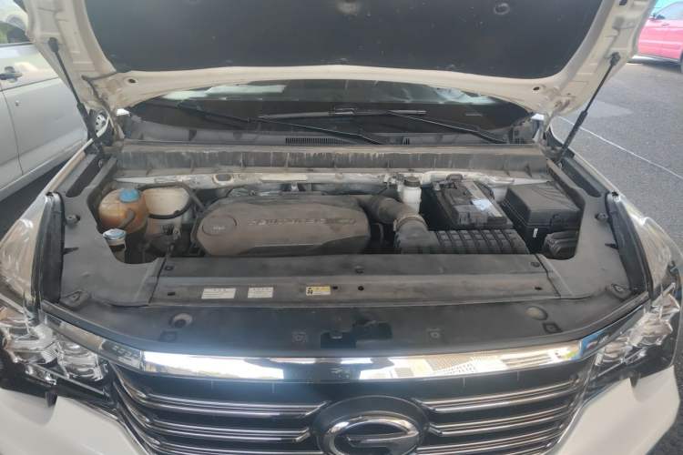 Used GAC Trumpchi GS8 2017 320T Two-Wheel Drive Luxury Smart Connectivity Version (7 Seats) Engine Bay