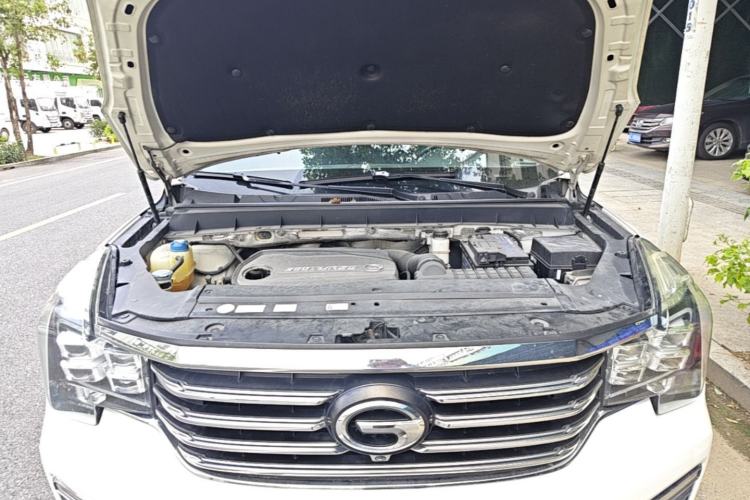 Used GAC Trumpchi GS8 2017 320T Two-Wheel Drive Luxury Smart Connectivity Version (7 Seats) Engine Bay