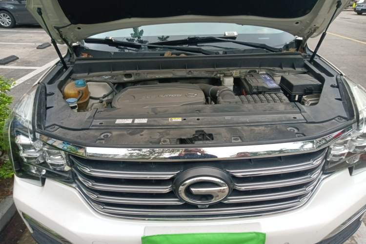 Used GAC Trumpchi GS8 2017 320T Two-Wheel Drive Luxury Smart Connectivity Version (7 Seats) Engine Bay