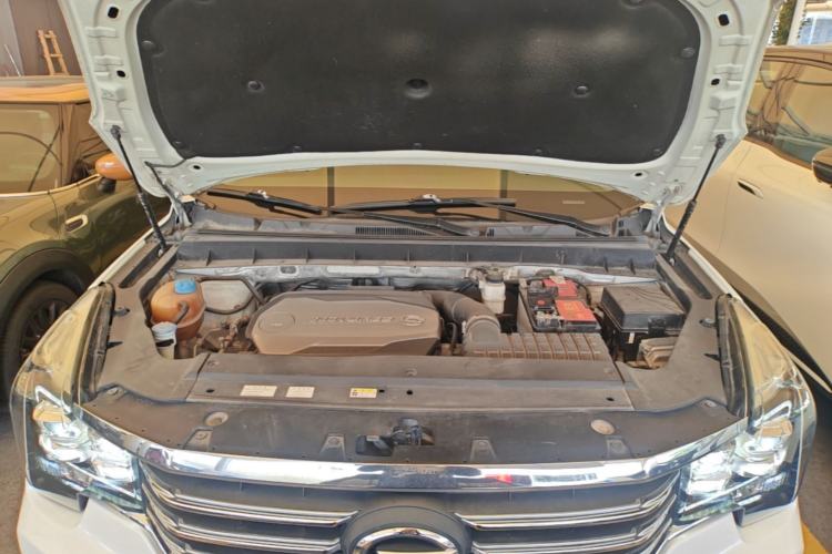 Used GAC Trumpchi GS8 2017 320T Two-Wheel Drive Luxury Smart Connectivity Version (7 Seats) Engine Bay