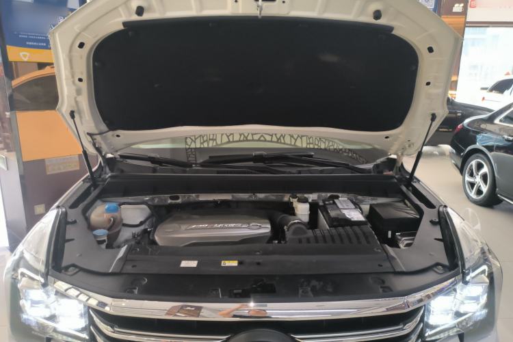 Used GAC Trumpchi GS8 2017 320T Two-Wheel Drive Luxury Smart Connectivity Version (7 Seats) Engine Bay