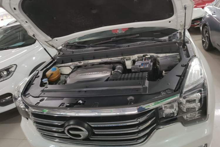 Used GAC Trumpchi GS8 2017 320T Two-Wheel Drive Luxury Smart Connectivity Version (7 Seats) Engine Bay