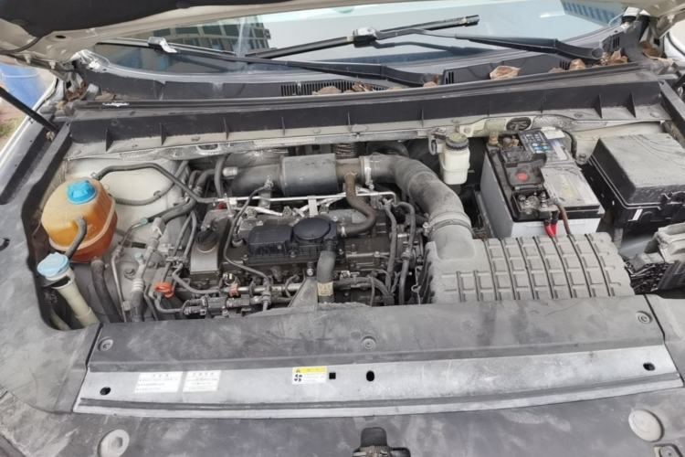 Used GAC Trumpchi GS8 2017 320T Two-Wheel Drive Luxury Smart Connectivity Version (7 Seats) Engine Bay