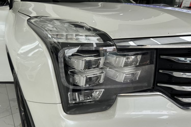 Used GAC Trumpchi GS8 2017 320T Two-Wheel Drive Luxury Smart Connectivity Version (7 Seats) Exterior 1