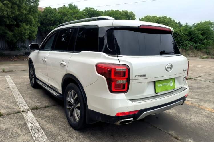 Used GAC Trumpchi GS8 2017 320T Two-Wheel Drive Luxury Smart Connectivity Version (7 Seats) Exterior 2