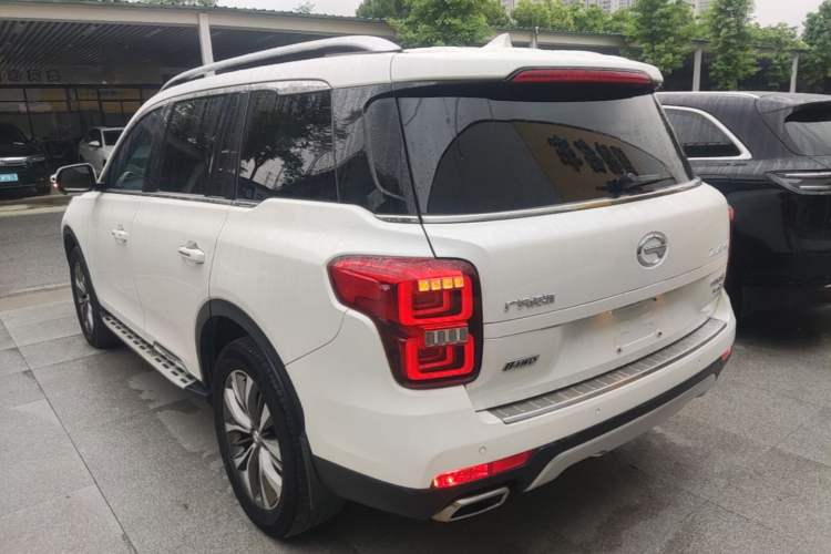 Used GAC Trumpchi GS8 2017 320T Four-Wheel Drive Luxury Smart Connectivity Version (7 Seats) Exterior 2