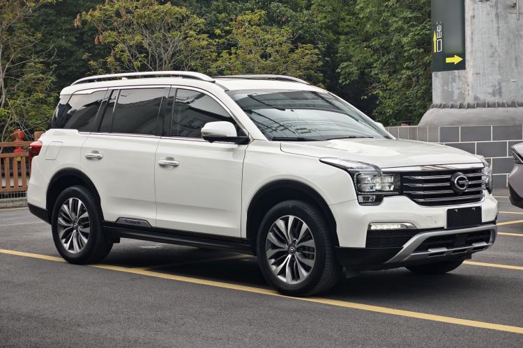 Used GAC Trumpchi GS8 2017 320T Two-Wheel Drive Luxury Smart Connectivity Version (7 Seats) Exterior 2