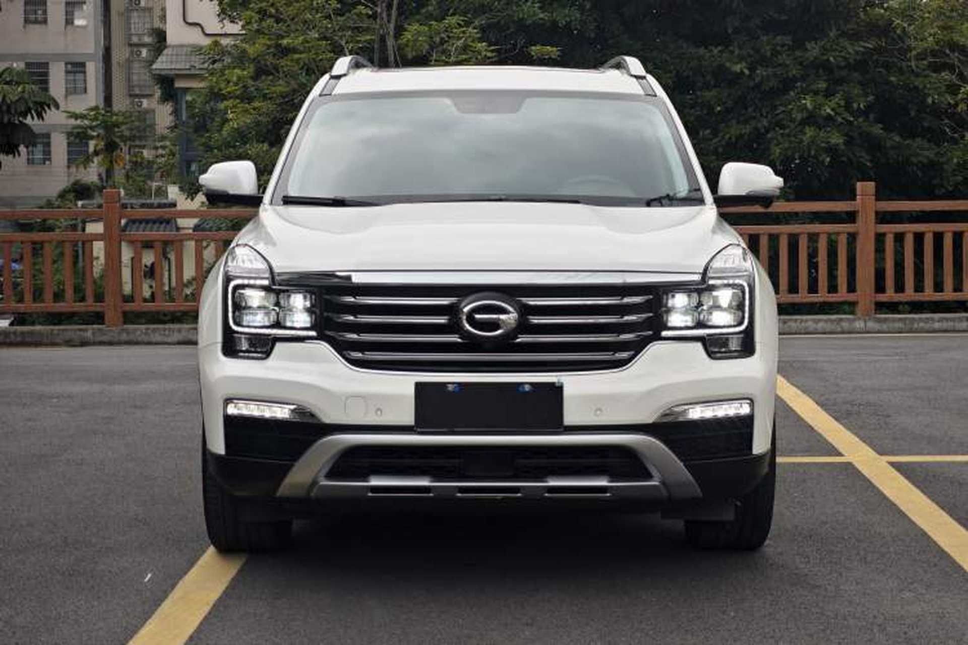 Used GAC Trumpchi GS8 2017 320T Two-Wheel Drive Luxury Smart Connectivity Version (7 Seats) Exterior 3