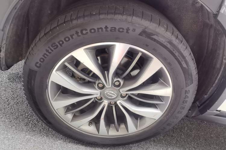 Used GAC Trumpchi GS8 2017 320T Two-Wheel Drive Luxury Smart Connectivity Version (7 Seats) Exterior 3