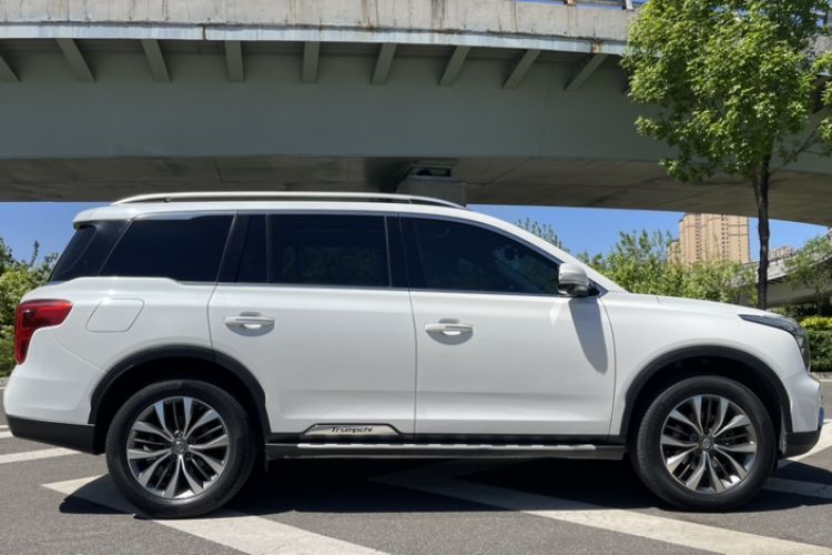 Used GAC Trumpchi GS8 2017 320T Two-Wheel Drive Luxury Smart Connectivity Version (7 Seats) Exterior 3