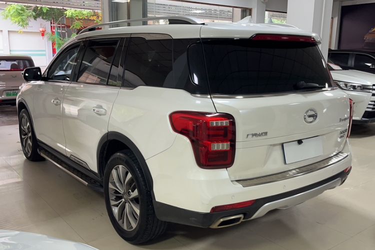 Used GAC Trumpchi GS8 2017 320T Two-Wheel Drive Luxury Smart Connectivity Version (7 Seats) Exterior 4