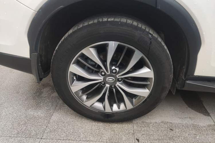 Used GAC Trumpchi GS8 2017 320T Four-Wheel Drive Luxury Smart Connectivity Version (7 Seats) Exterior 5