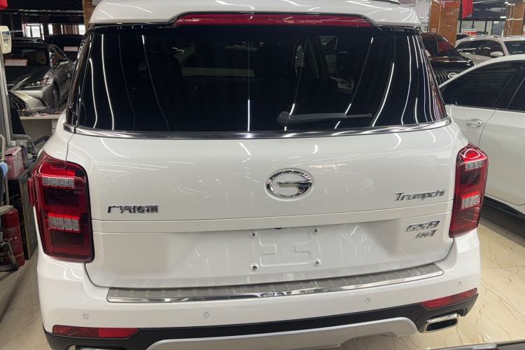Used GAC Trumpchi GS8 2017 320T Two-Wheel Drive Luxury Smart Connectivity Version (7 Seats) Exterior 5