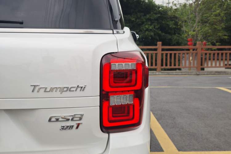 Used GAC Trumpchi GS8 2017 320T Two-Wheel Drive Luxury Smart Connectivity Version (7 Seats) Exterior 8