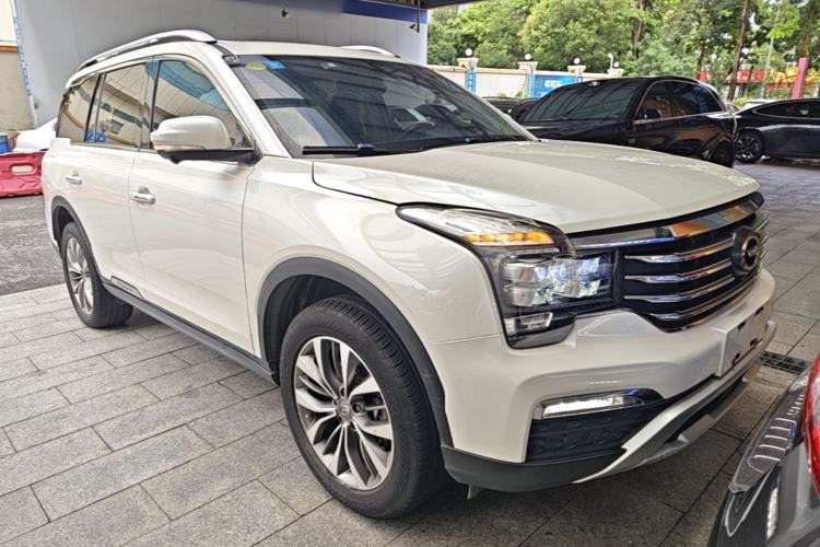 Used GAC Trumpchi GS8 2017 320T Two-Wheel Drive Luxury Smart Connectivity Version (7 Seats) Front Right 45 Deg