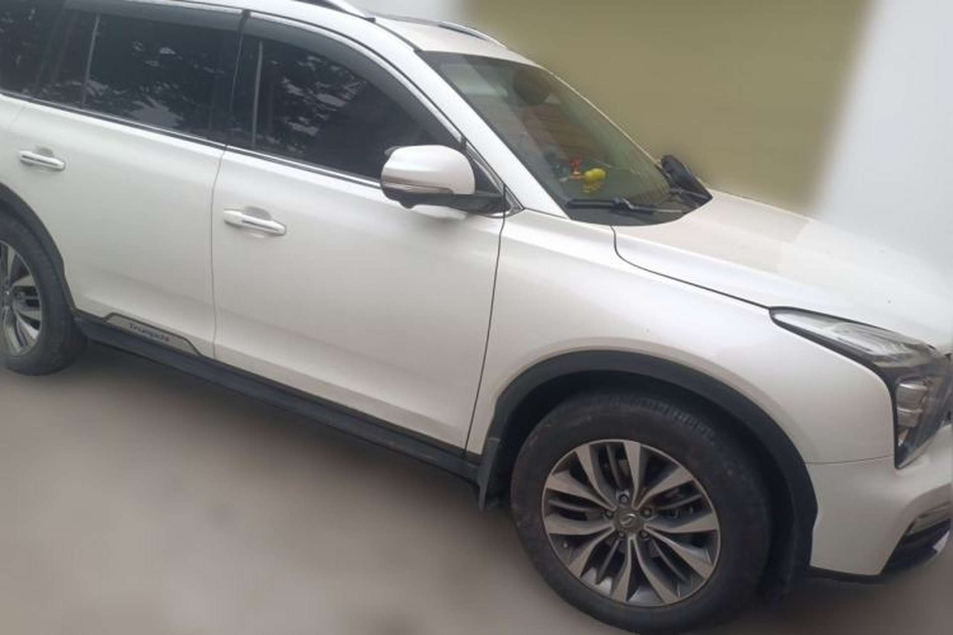 Used GAC Trumpchi GS8 2017 320T Two-Wheel Drive Luxury Smart Connectivity Version (7 Seats) Front Right 45 Deg