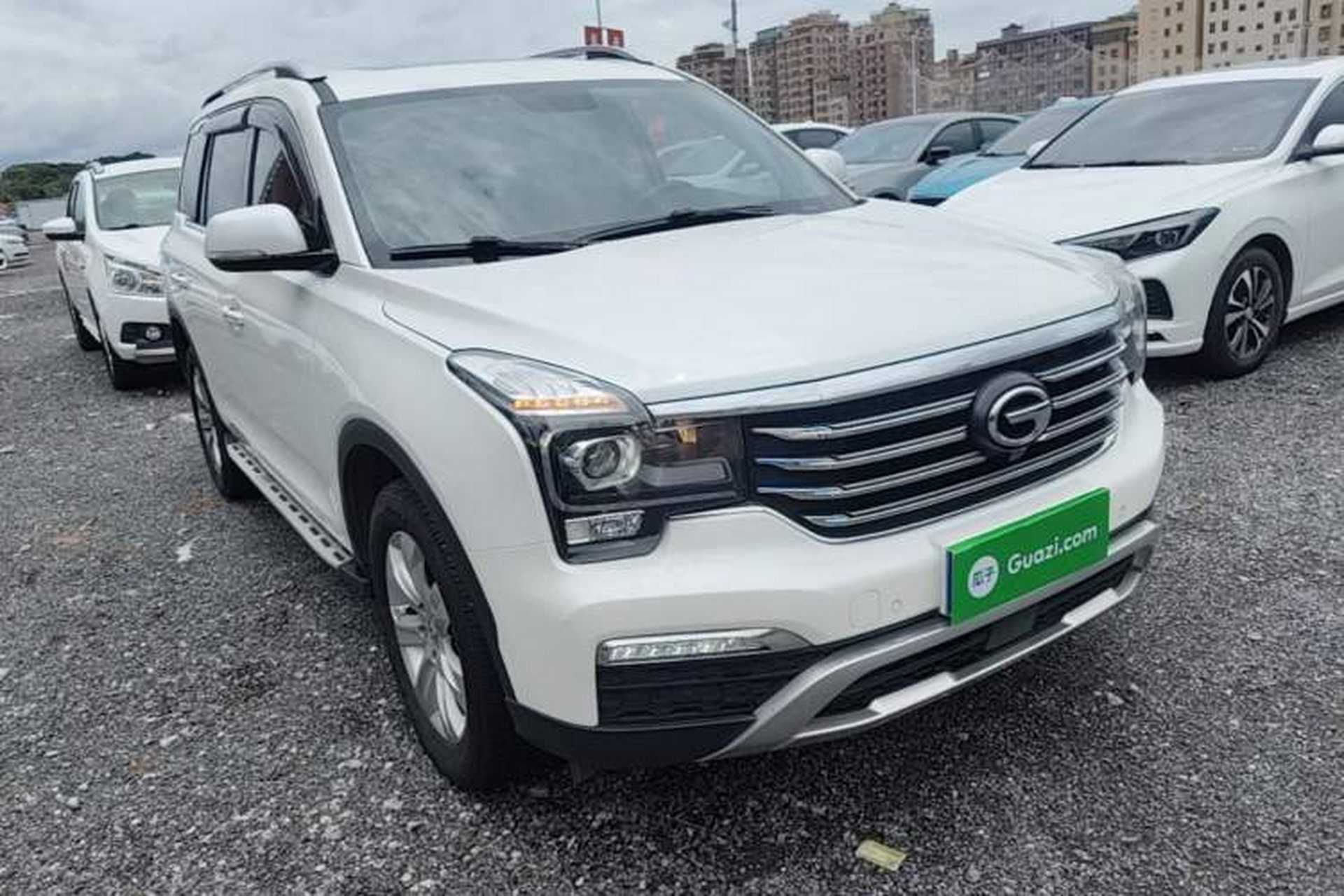 Used GAC Trumpchi GS8 2017 320T Two-Wheel Drive Luxury Edition (7 Seats) Front Right 45 Deg