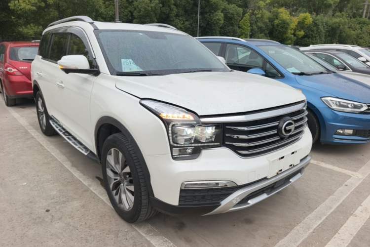 Used GAC Trumpchi GS8 2017 320T Two-Wheel Drive Luxury Smart Connectivity Version (7 Seats) Front Right 45 Deg