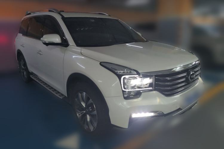 Used GAC Trumpchi GS8 2017 320T Two-Wheel Drive Luxury Smart Connectivity Version (7 Seats) Front Right 45 Deg