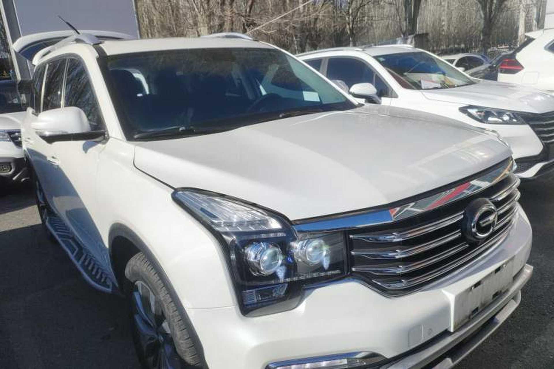 Used GAC Trumpchi GS8 2017 320T Two-Wheel Drive Luxury Smart Connectivity Version (7 Seats) Front Right 45 Deg