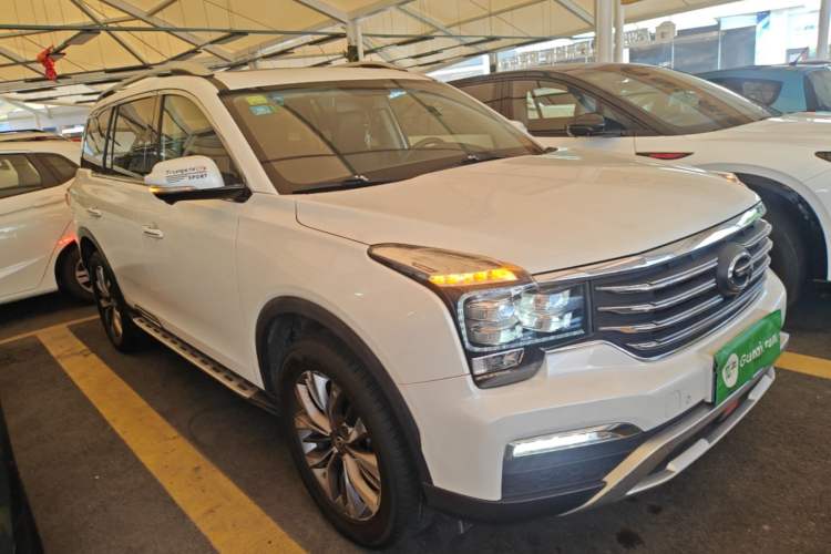 Used GAC Trumpchi GS8 2017 320T Two-Wheel Drive Luxury Smart Connectivity Version (7 Seats) Front Right 45 Deg