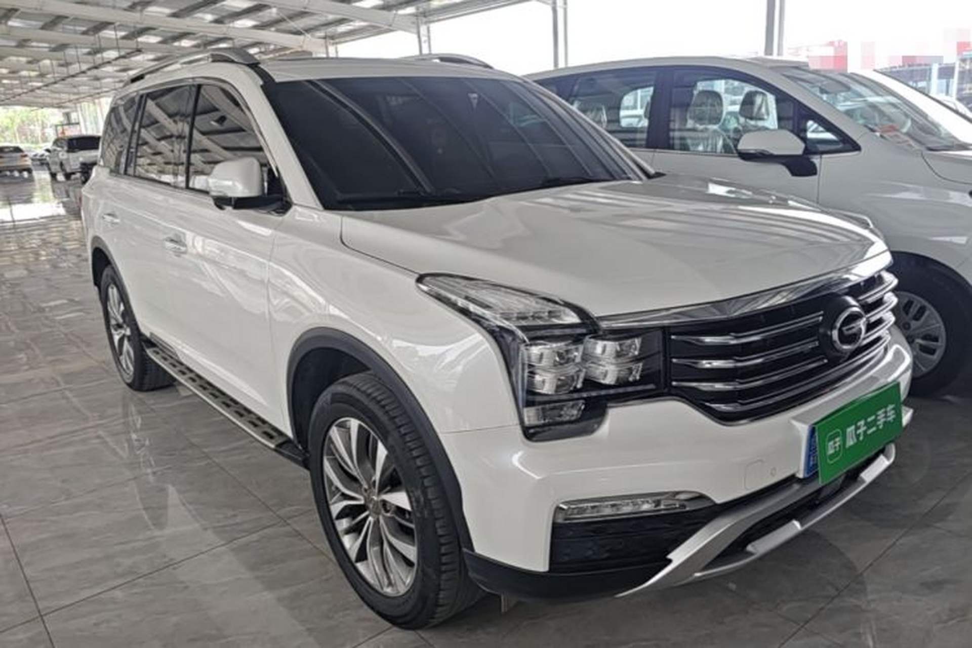 Used GAC Trumpchi GS8 2017 320T Two-Wheel Drive Luxury Smart Connectivity Version (7 Seats) Front Right 45 Deg