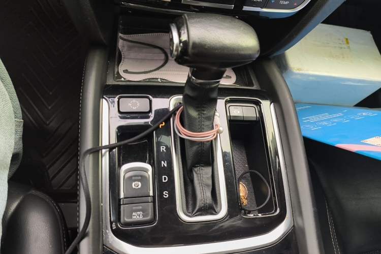 Used GAC Trumpchi GS8 2017 320T Two-Wheel Drive Prestige Version (7 Seats) Gear Lever