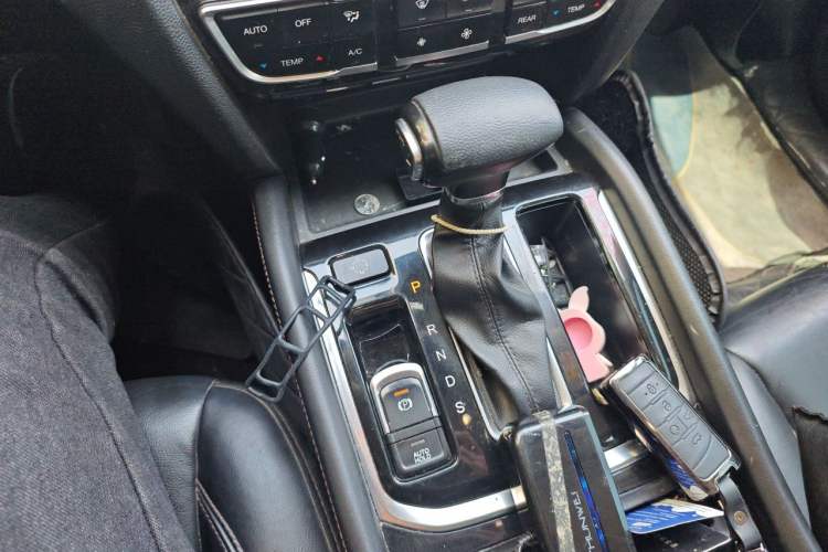 Used GAC Trumpchi GS8 2017 320T Two-Wheel Drive Luxury Edition (7 Seats) Gear Lever