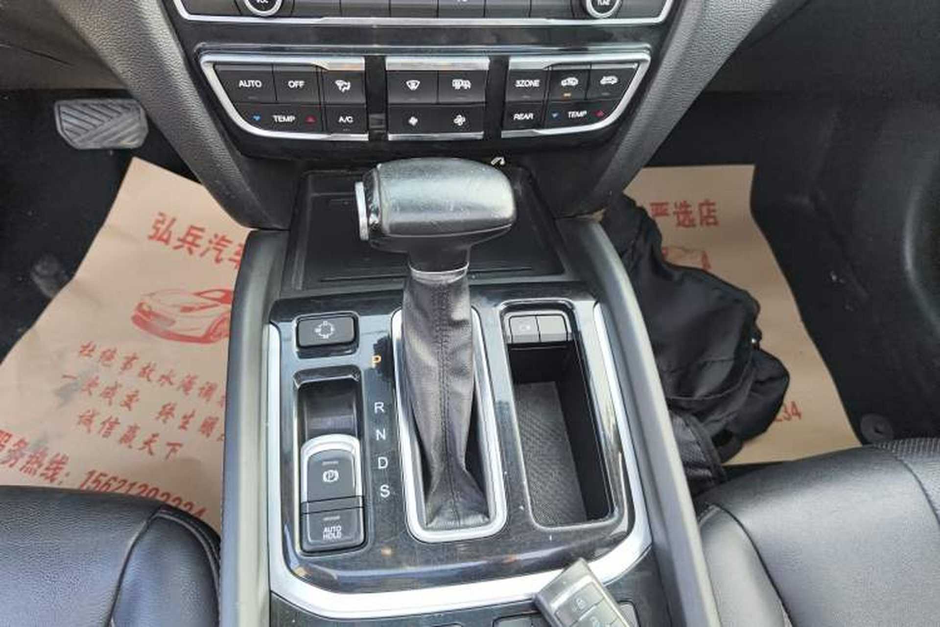 Used GAC Trumpchi GS8 2017 320T Two-Wheel Drive Luxury Smart Connectivity Version (7 Seats) Gear Lever