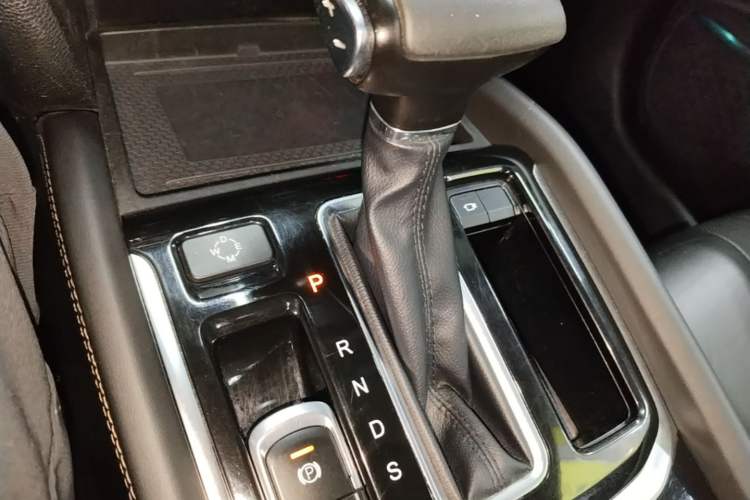 Used GAC Trumpchi GS8 2017 320T Four-Wheel Drive Luxury Smart Connectivity Version (7 Seats) Gear Lever