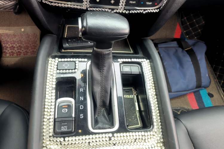 Used GAC Trumpchi GS8 2017 320T Two-Wheel Drive Luxury Smart Connectivity Version (7 Seats) Gear Lever
