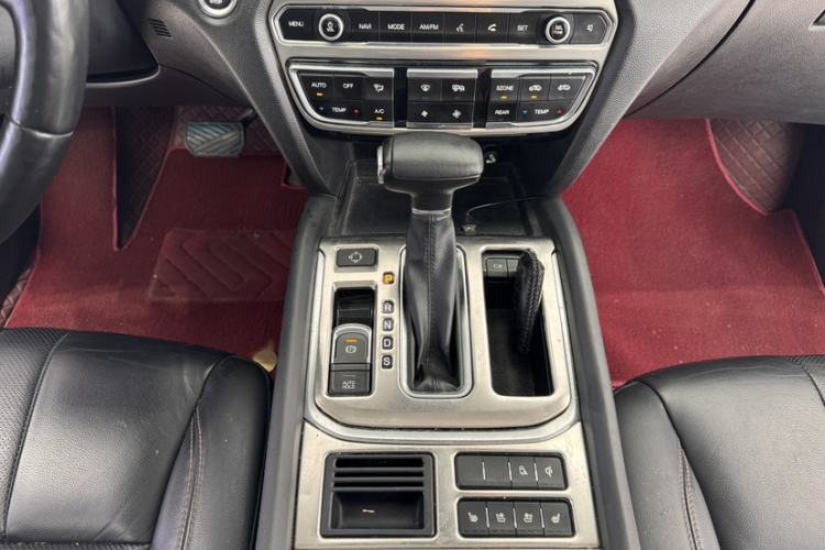 Used GAC Trumpchi GS8 2017 320T Two-Wheel Drive Luxury Smart Connectivity Version (7 Seats) Gear Lever