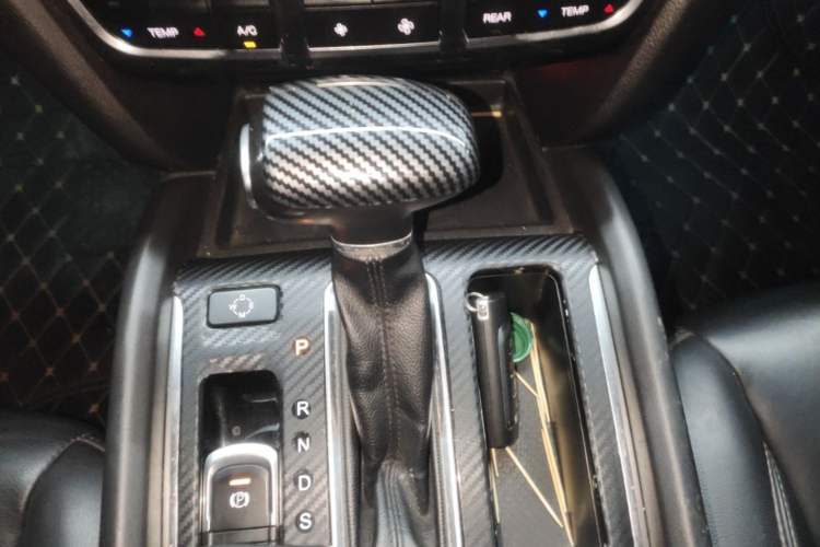 Used GAC Trumpchi GS8 2017 320T Two-Wheel Drive Luxury Edition (7 Seats) Gear Lever