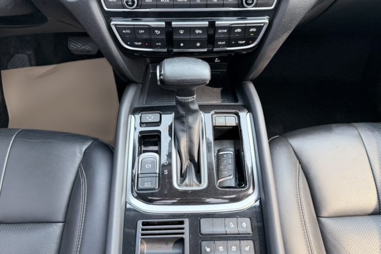 Used GAC Trumpchi GS8 2017 320T Two-Wheel Drive Luxury Smart Connectivity Version (7 Seats) Gear Lever