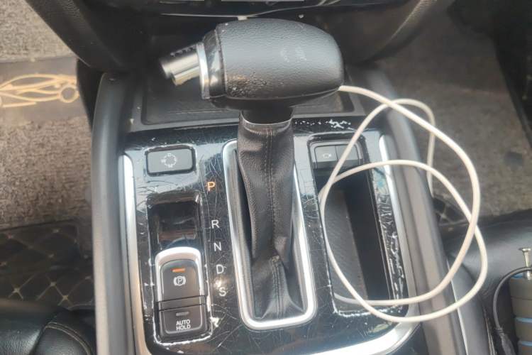 Used GAC Trumpchi GS8 2017 320T Two-Wheel Drive Luxury Smart Connectivity Version (7 Seats) Gear Lever