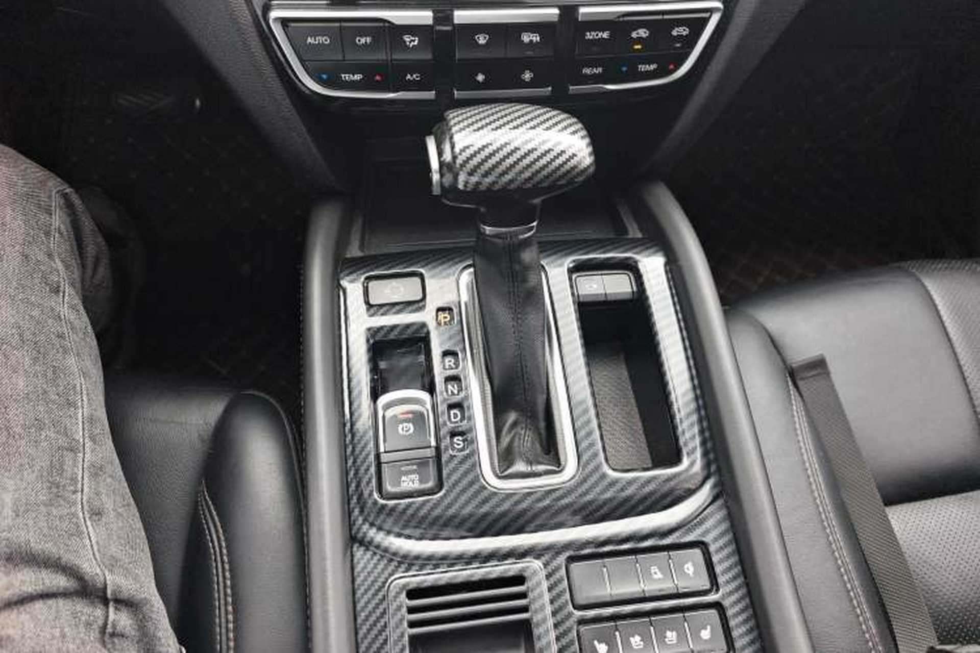 Used GAC Trumpchi GS8 2017 320T Two-Wheel Drive Luxury Smart Connectivity Version (7 Seats) Gear Lever