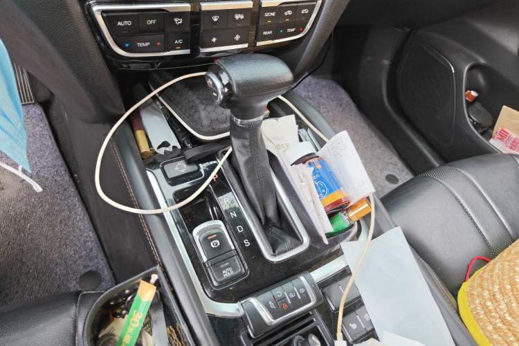 Used GAC Trumpchi GS8 2017 320T Two-Wheel Drive Luxury Smart Connectivity Version (7 Seats) Gear Lever