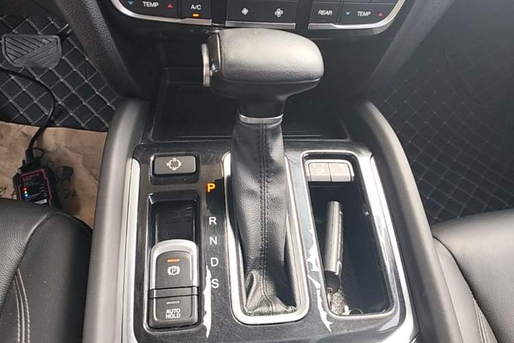 Used GAC Trumpchi GS8 2017 320T Four-Wheel Drive Luxury Smart Connectivity Version (7 Seats) Gear Lever