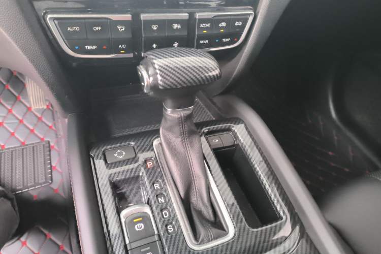 Used GAC Trumpchi GS8 2017 320T Two-Wheel Drive Luxury Smart Connectivity Version (7 Seats) Gear Lever